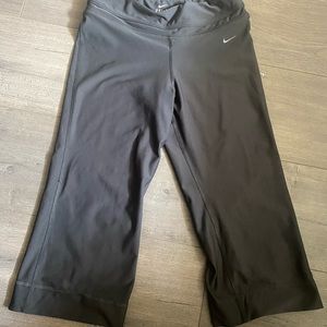 Nike Dri Fit Straight Leg Capri